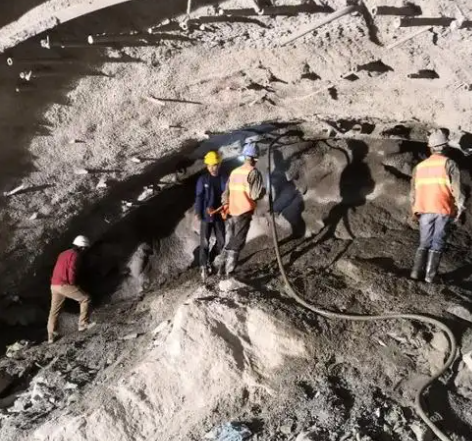 同德拱顶带模注浆料的施工流程及注意事项